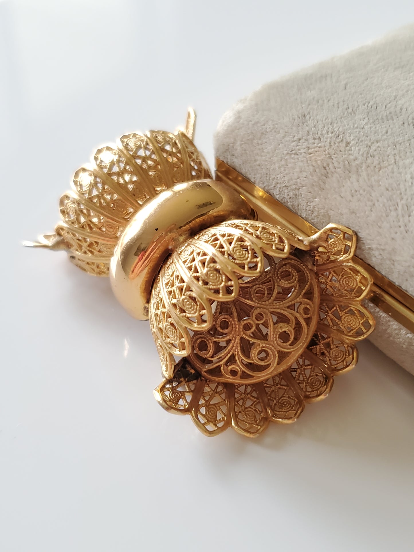 Vintage Gold-fill Filigree Bow-tie Brooch