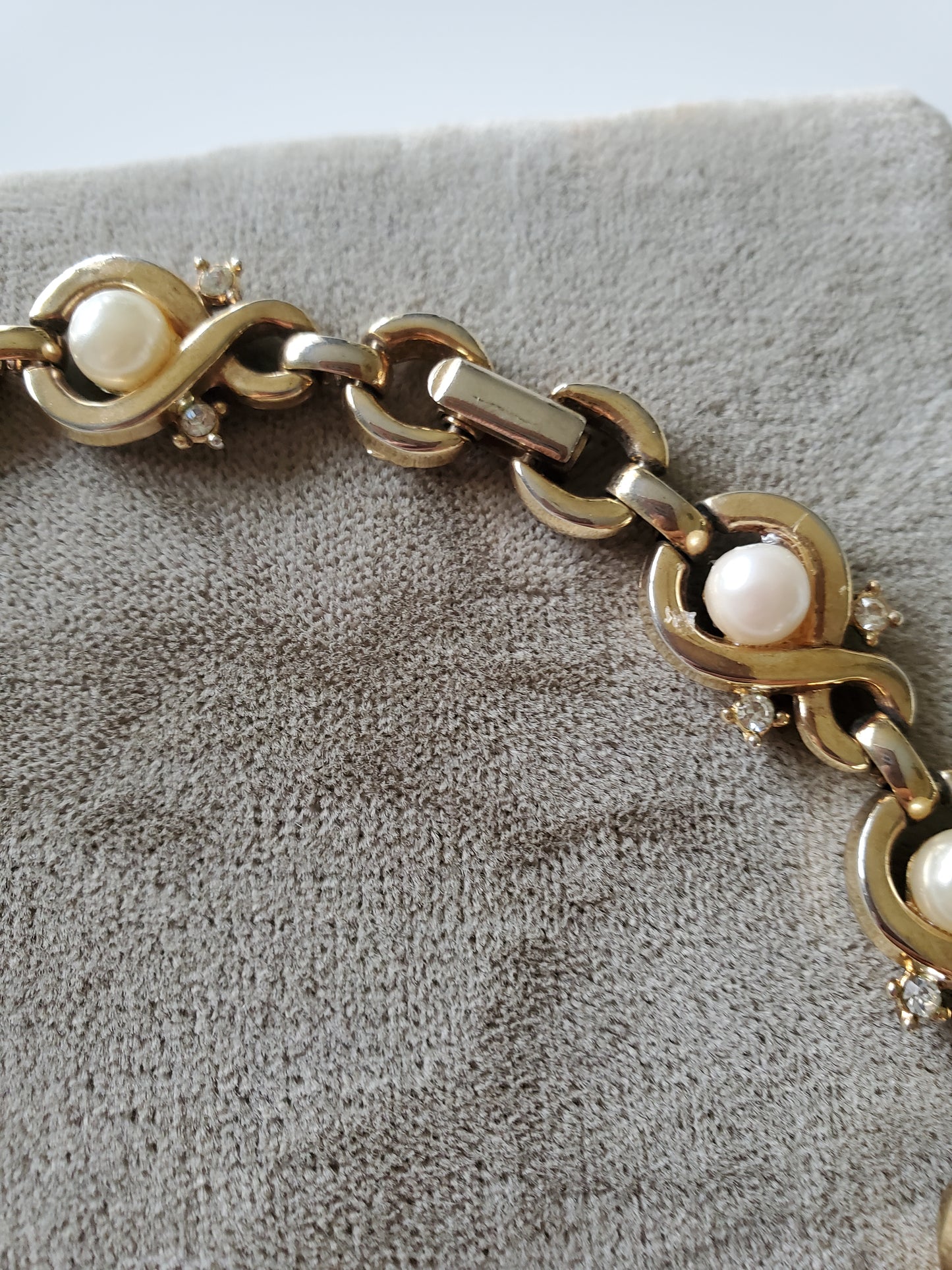 Vintage Mid-Century Crown Trifari Pat Pend Faux Pearl Choker Necklace