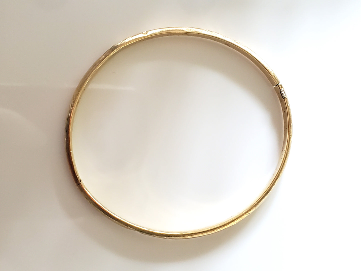 Vintage 14K Solid Gold 4mm Etched Bangle