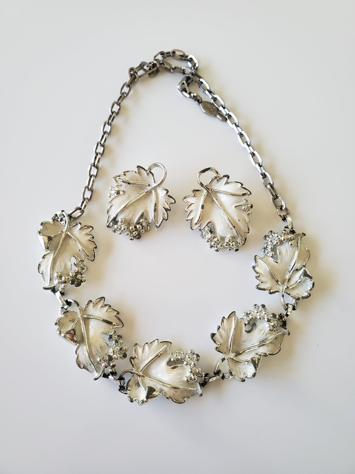 Vintage Sarah Coventry White Grapevine Parure Necklace and Earring Set