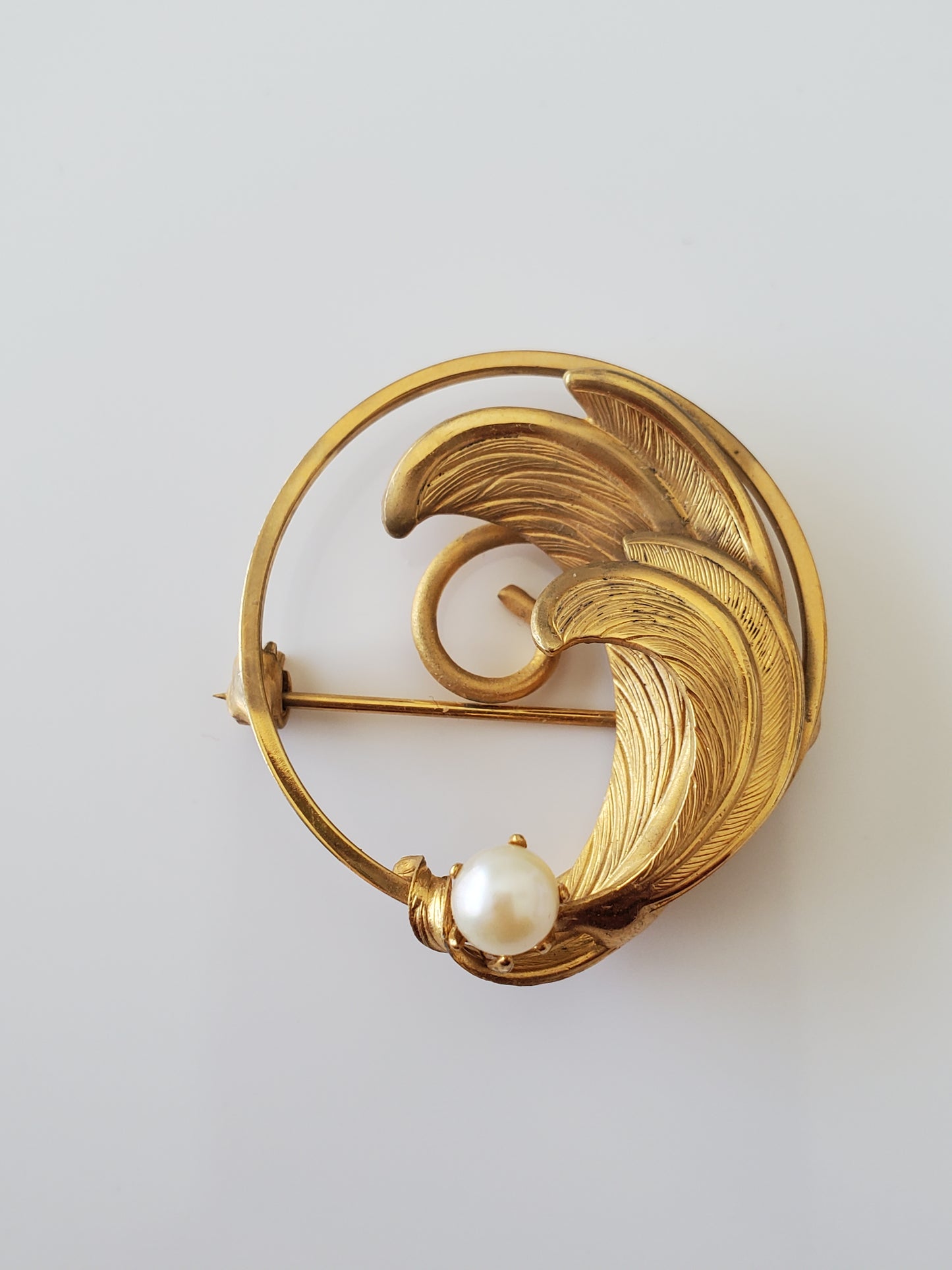 Vintage Gold-fill Feather with Cultured Pearl Round Brooch Pin