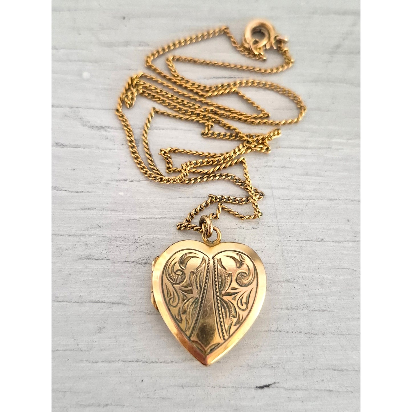 Vintage Victorian Scroll Etched Heart Locket Necklace