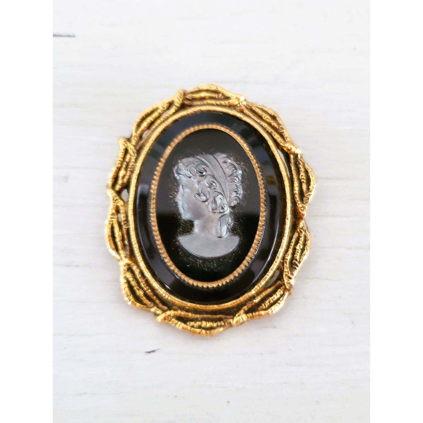 Vintage Gold tone Black Glass Cameo 2" Pin Brooch