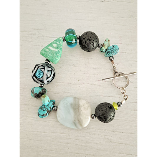 Vintage Artisan Turquoise Howlite Turquoise, Multi-stone and Glass Bracelet