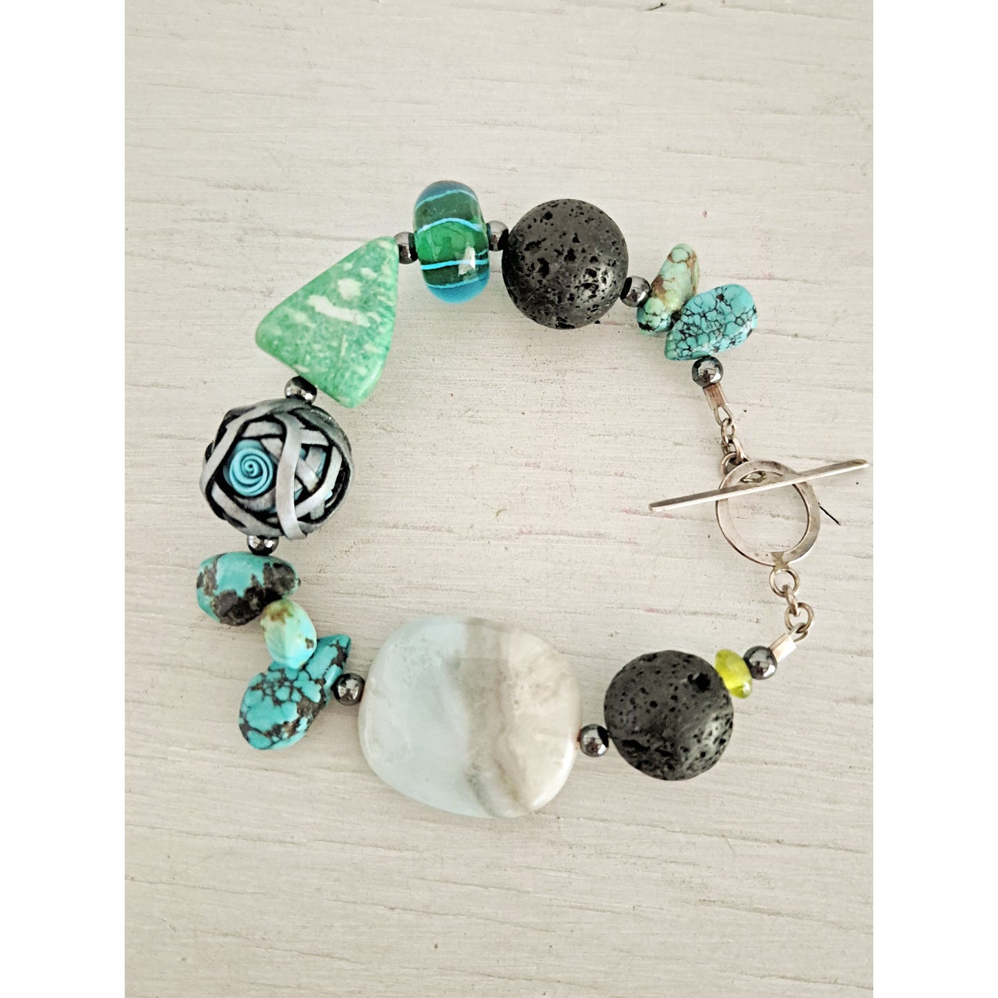 Vintage Artisan Turquoise Howlite Turquoise, Multi-stone and Glass Bracelet