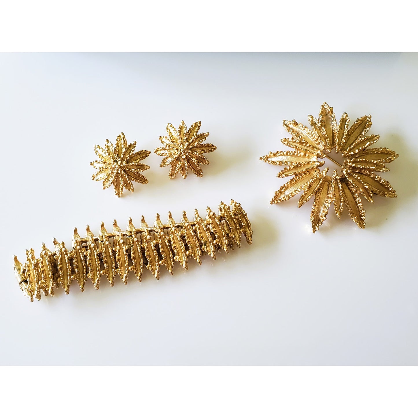 Vintage Avon Starburst Gold Tone Floral Jewelry Set