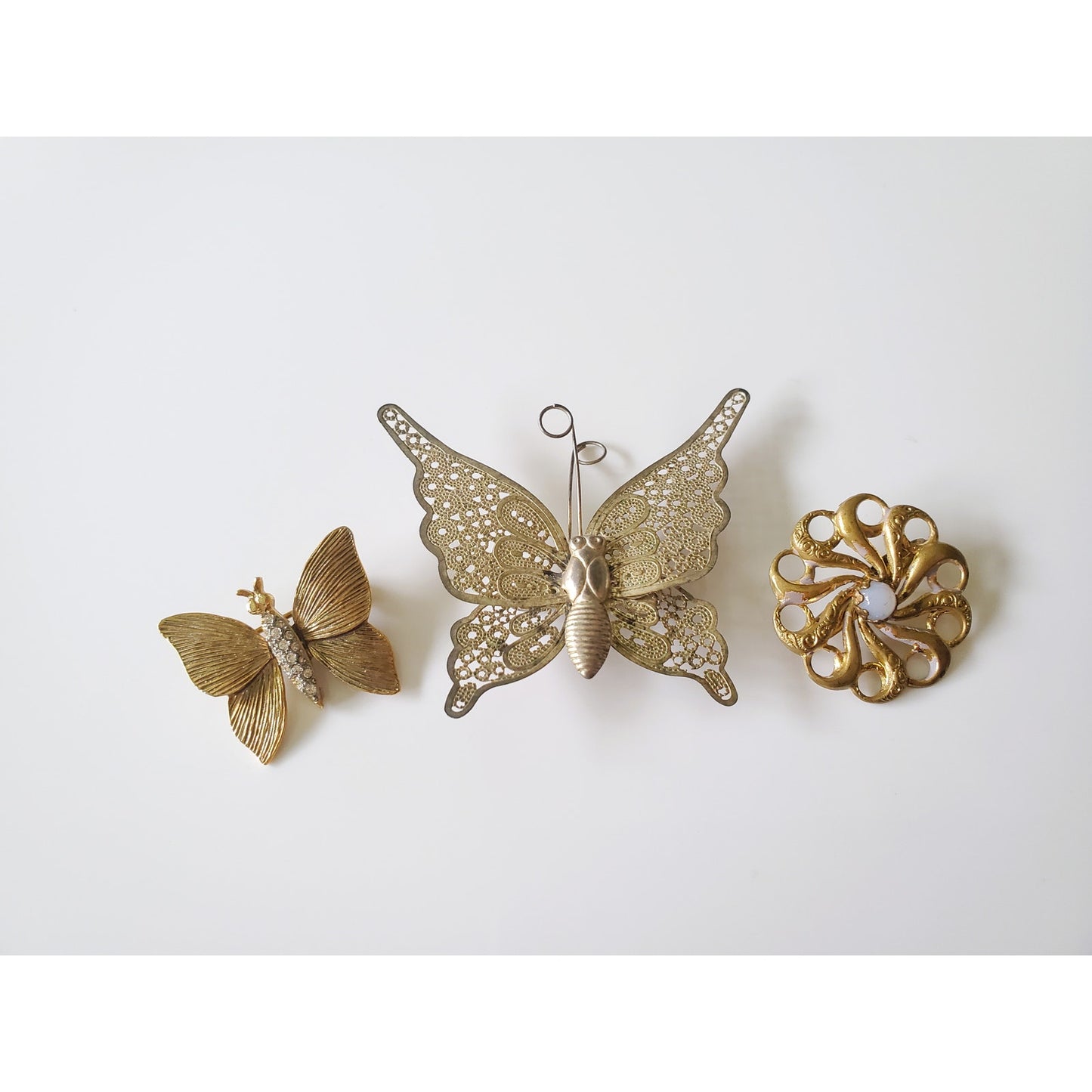Vintage Lot of 3 Piece Dainty Gold Tone Brooches