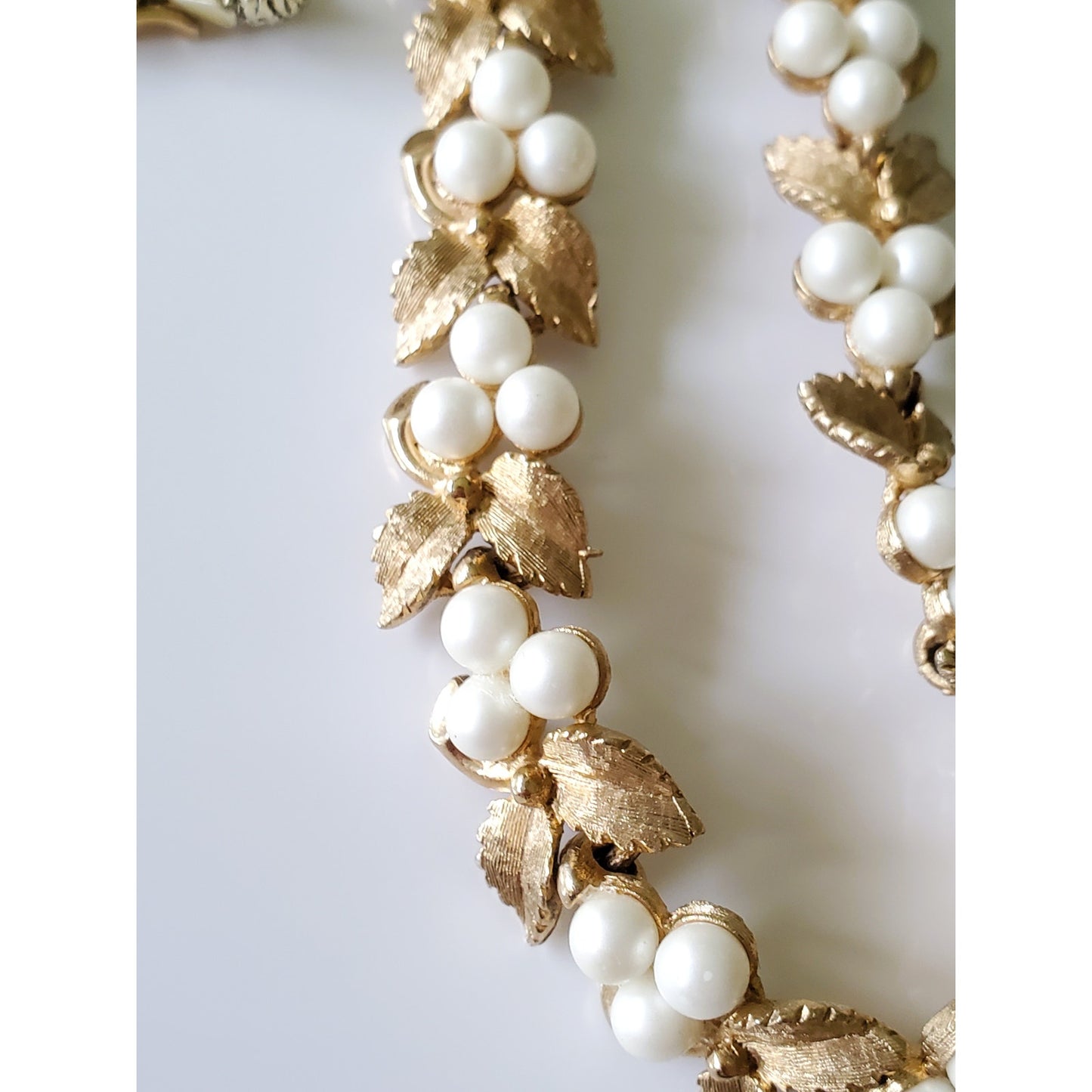 Vintage Gold Tone Charel Leaf Link and Faux Pearl Choker Necklace