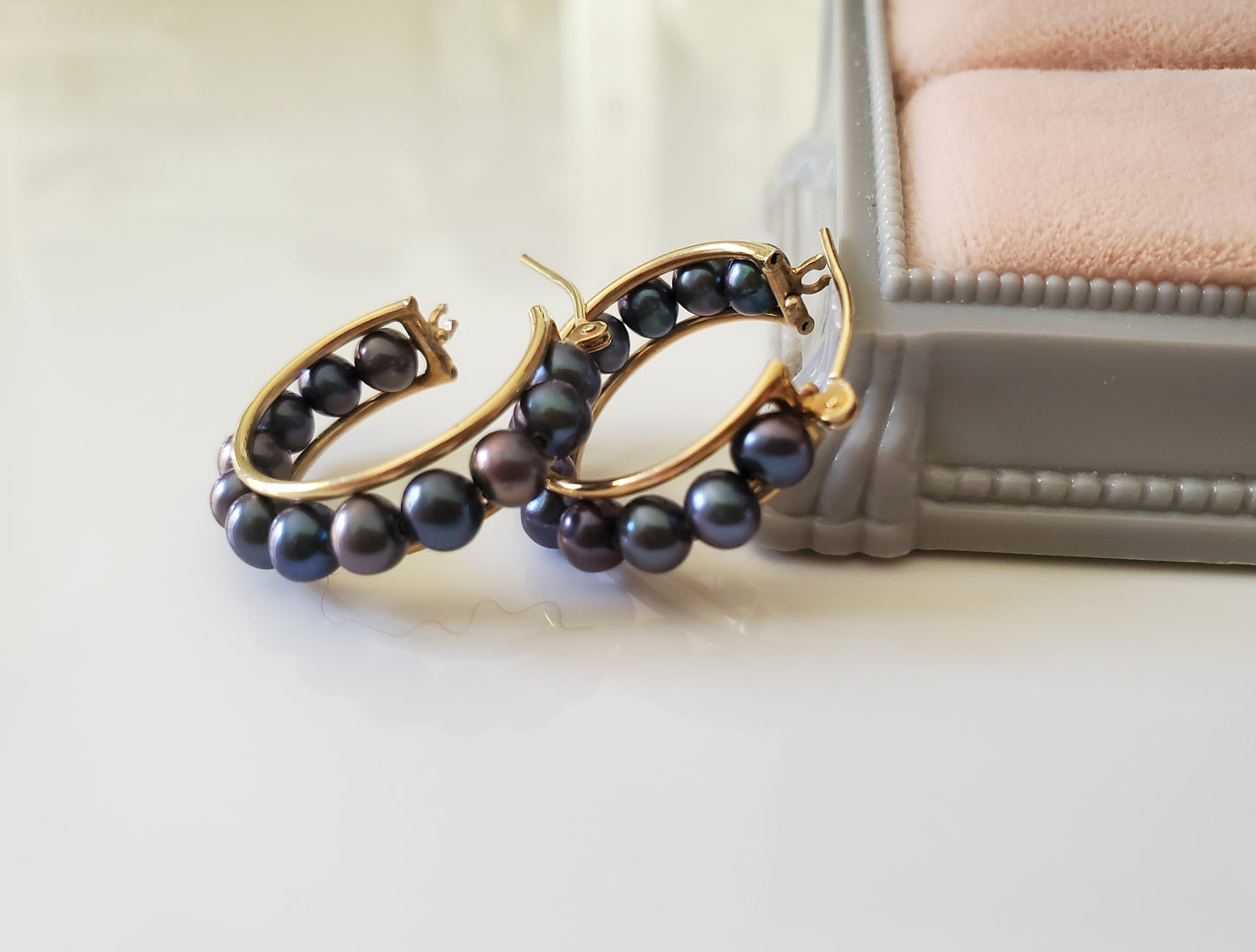 Vintage 10K Gold Cultured Tahitian Pearl Hoop Earrings