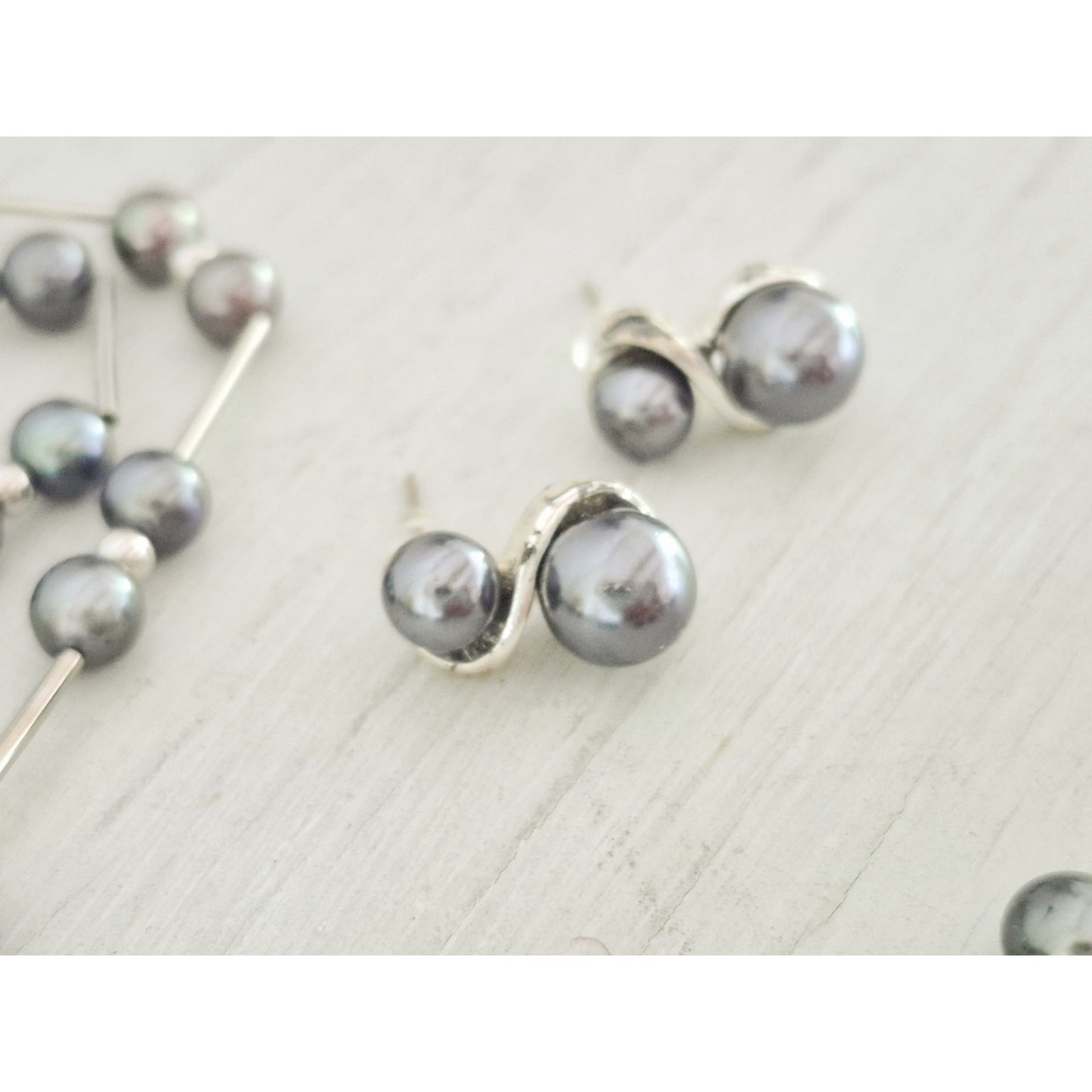 14K White Gold Tahitian Pearl Necklace with Faux Pearl Earrings