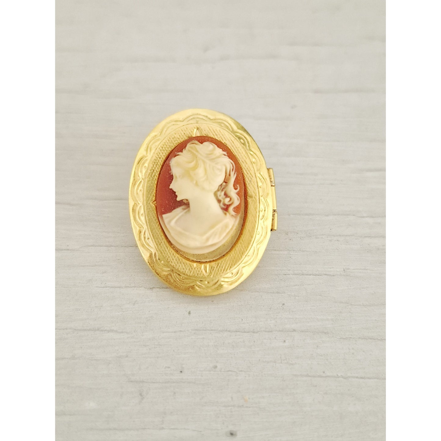 Vintage Victorian Lady Cameo Locket Brooch