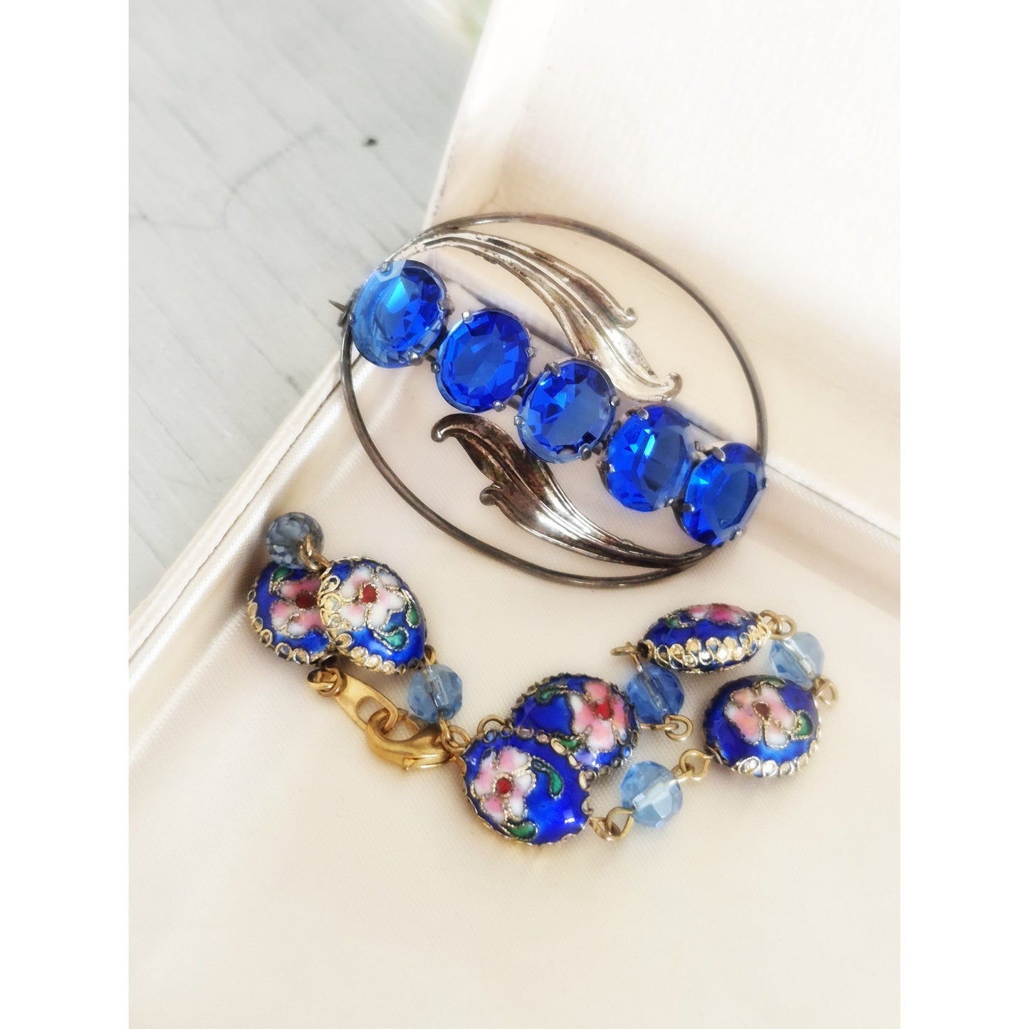 Vintage Art Deco Blue Crystal Stone Brooch and Cloisonne Beaded Bracelet Set