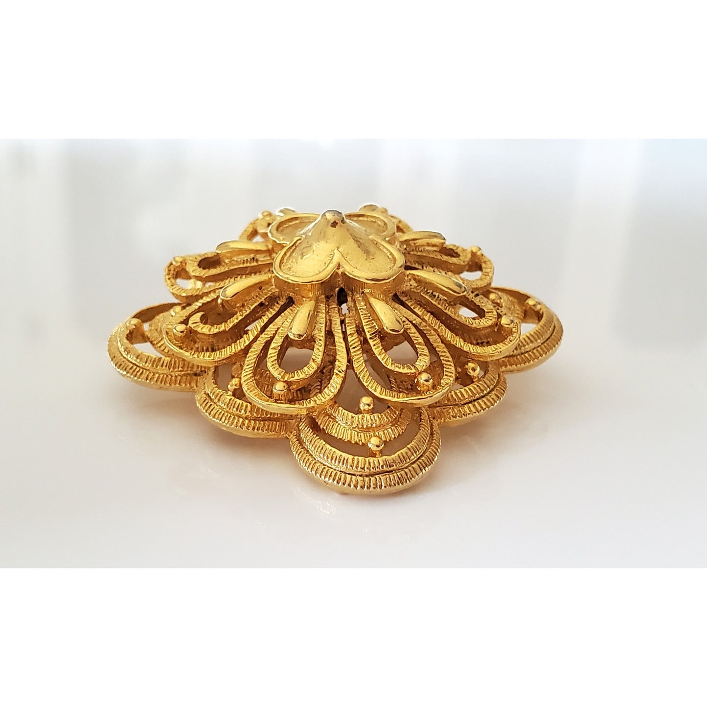 Vintage Lisner Gold Tone Layered Brooch