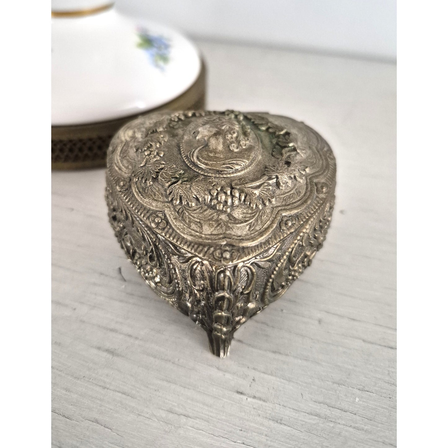 Vintage Victorian Lady Heart Floral 3 Footed Trinket Box