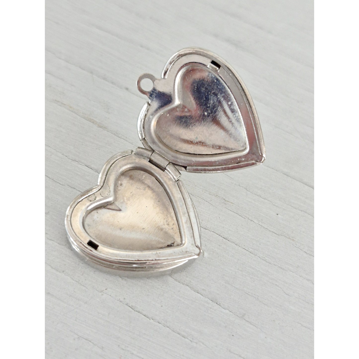Vintage Silver-tone Diamond Cut Floral Heart Locket
