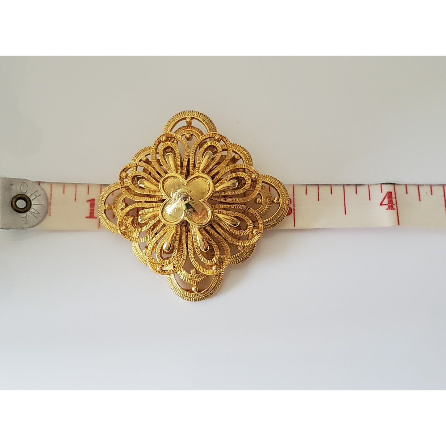 Vintage Lisner Gold Tone Layered Brooch