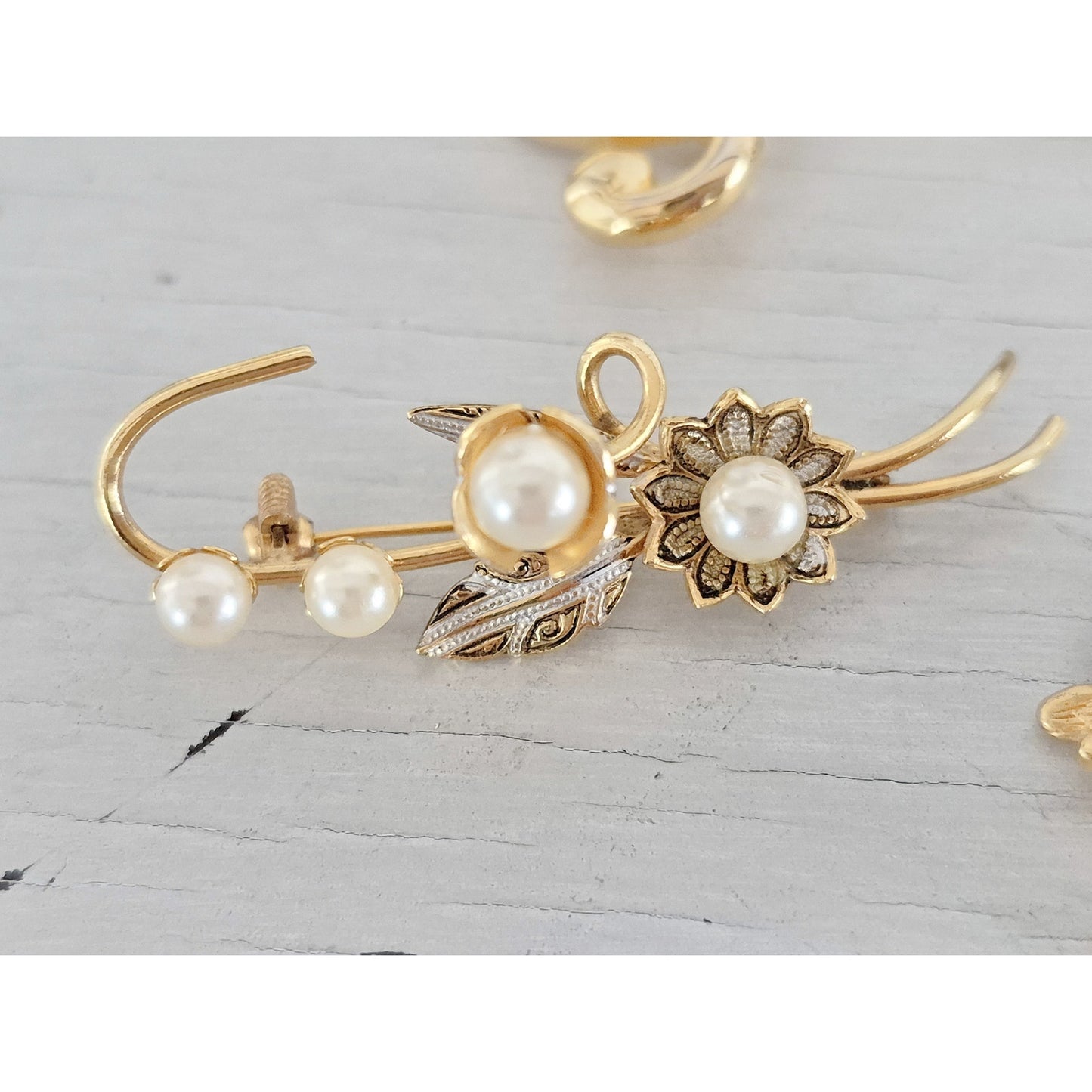 Vintage Gold-tone Brooch Lot