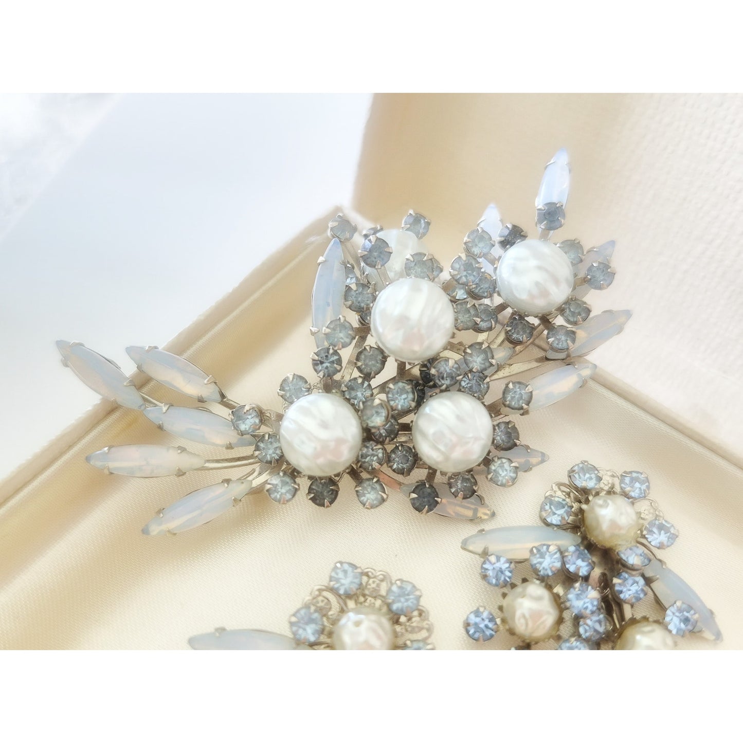 Vintage MCM Light Blue and White Cresccent Brooch and Earring Set