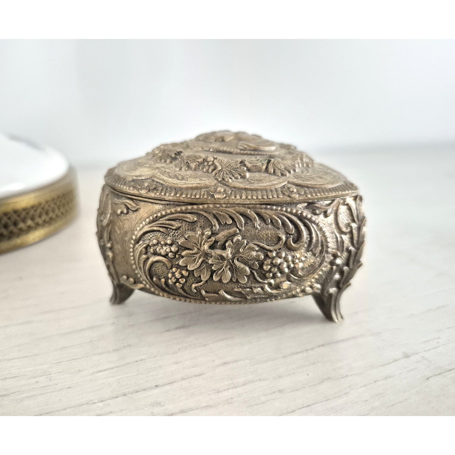 Vintage Victorian Lady Heart Floral 3 Footed Trinket Box