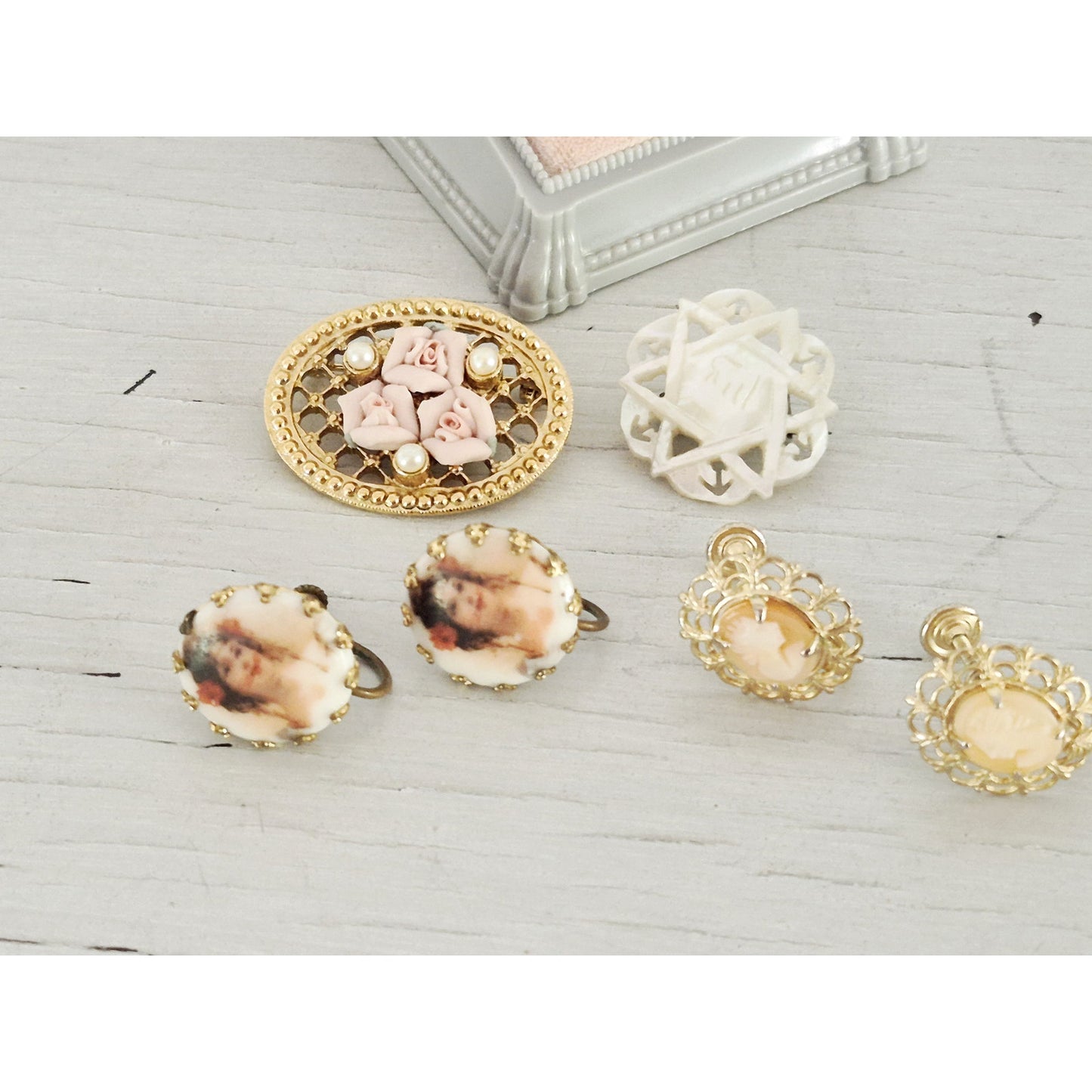 Vintage Earrings and Brooch Jewelry Lot