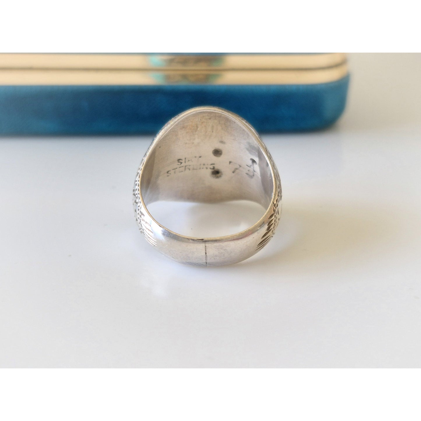 Vintage Siam Sterling Blue and Black Enamel Floral Etched Dome Ring