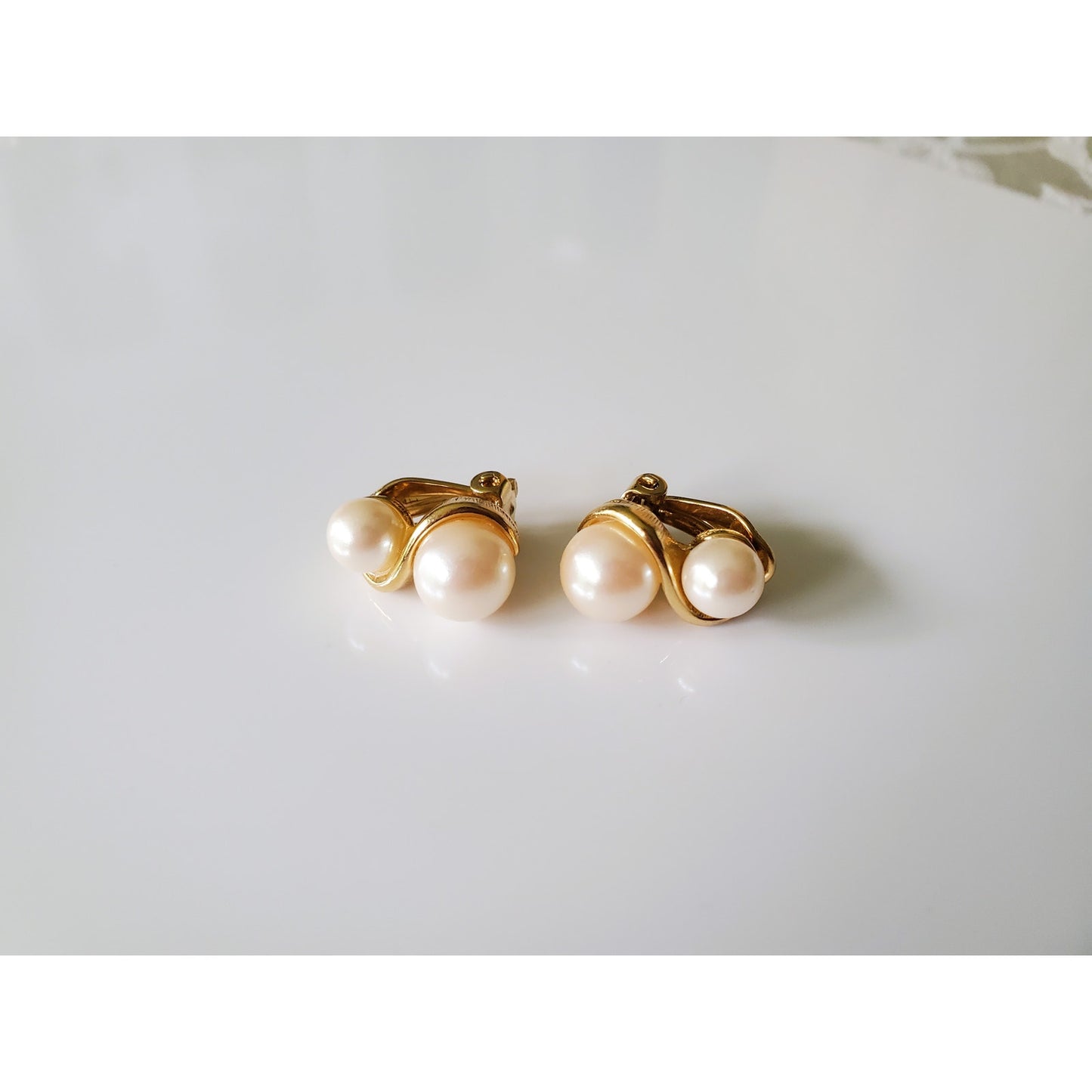 Vintage Faux Pearl and Gold Tone Bracelet and Earring Set by Richelieu