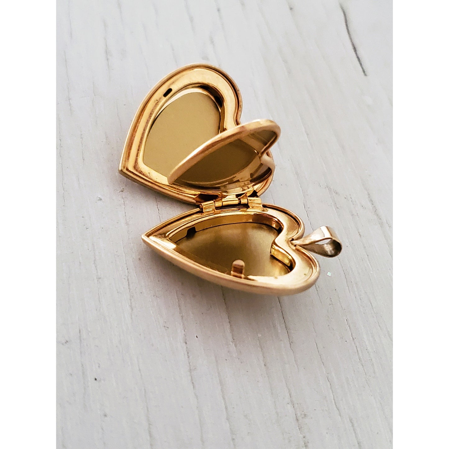 Vintage 1960s 14K Gold Fill PPC Engraved Mom Locket Pendant