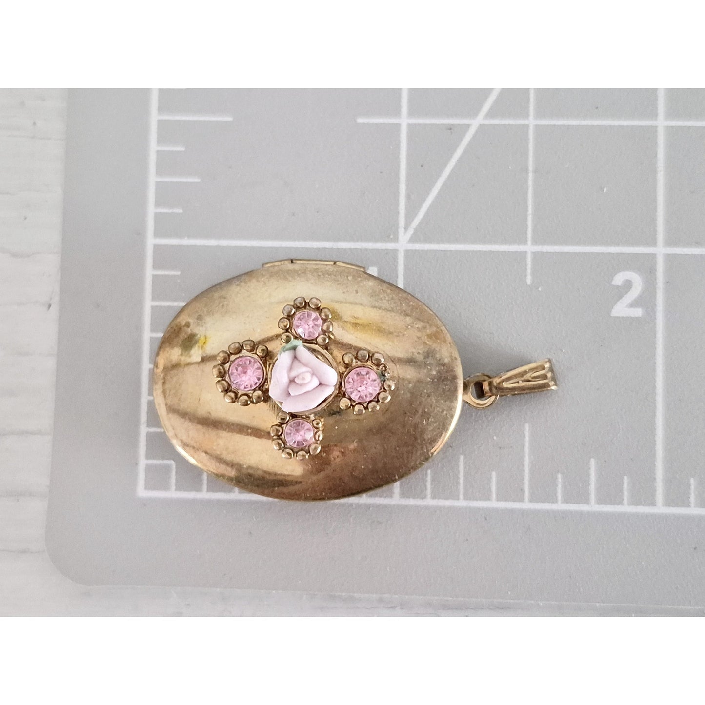 Vintage Gold Tone Oval Pink Roses Rhinestone Locket