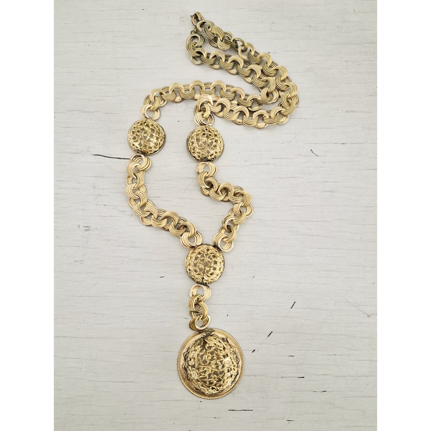 Vintage Dome Medallion Lariat Gold-tone Necklace