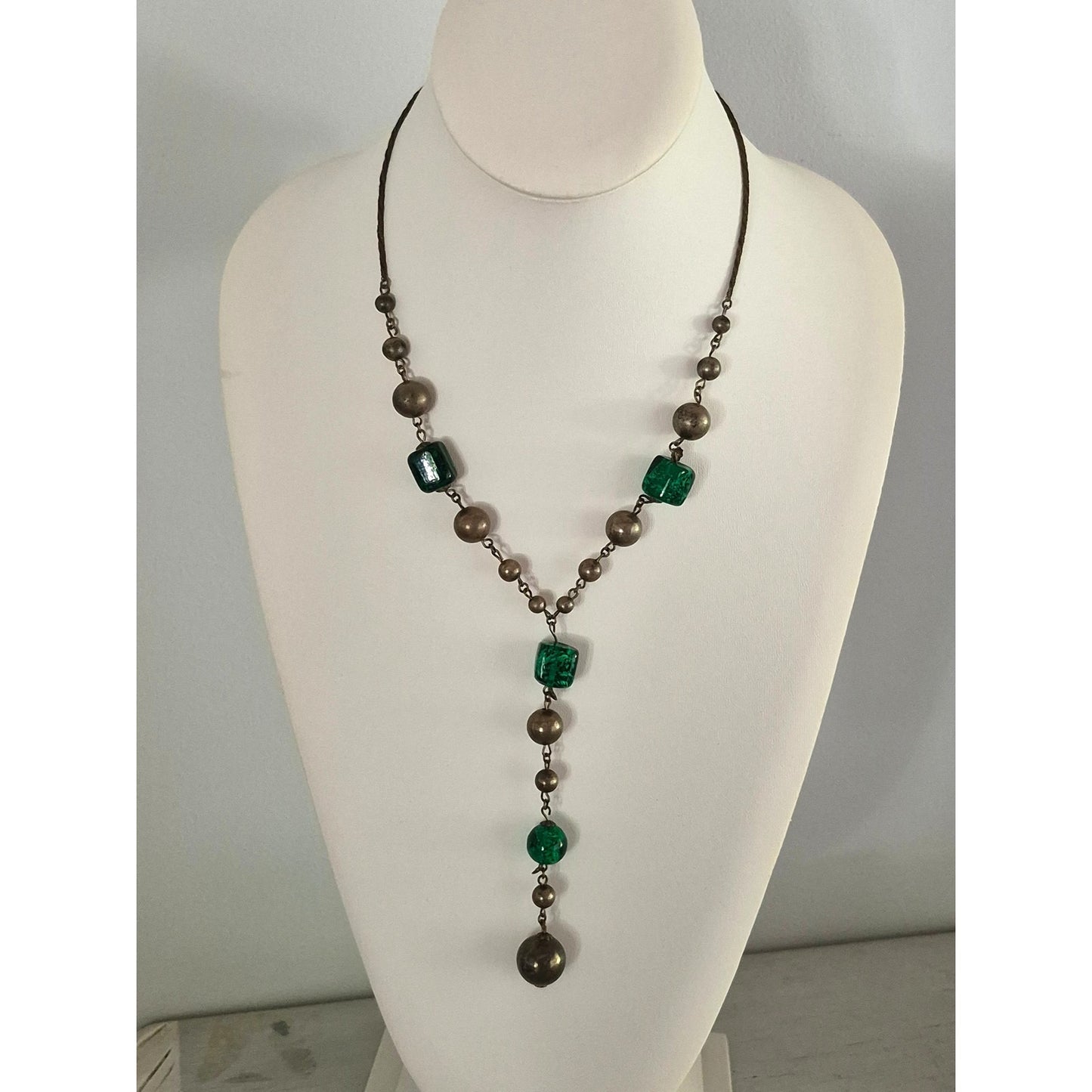 Vintage Green Glass and Silver Pearl Lariat Necklace