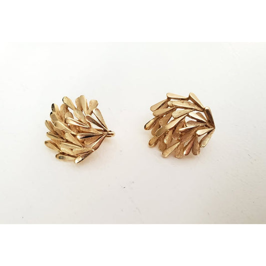 Vintage Trifari Gold-tone Leaf Clip On Earrings