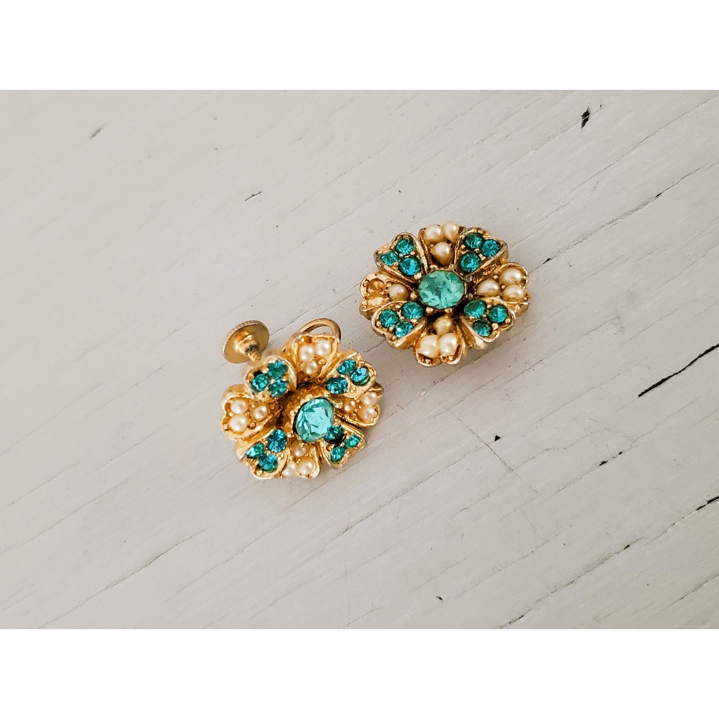 Vintage Gold Tone and Green Rhinestone Brooch and Earring Set