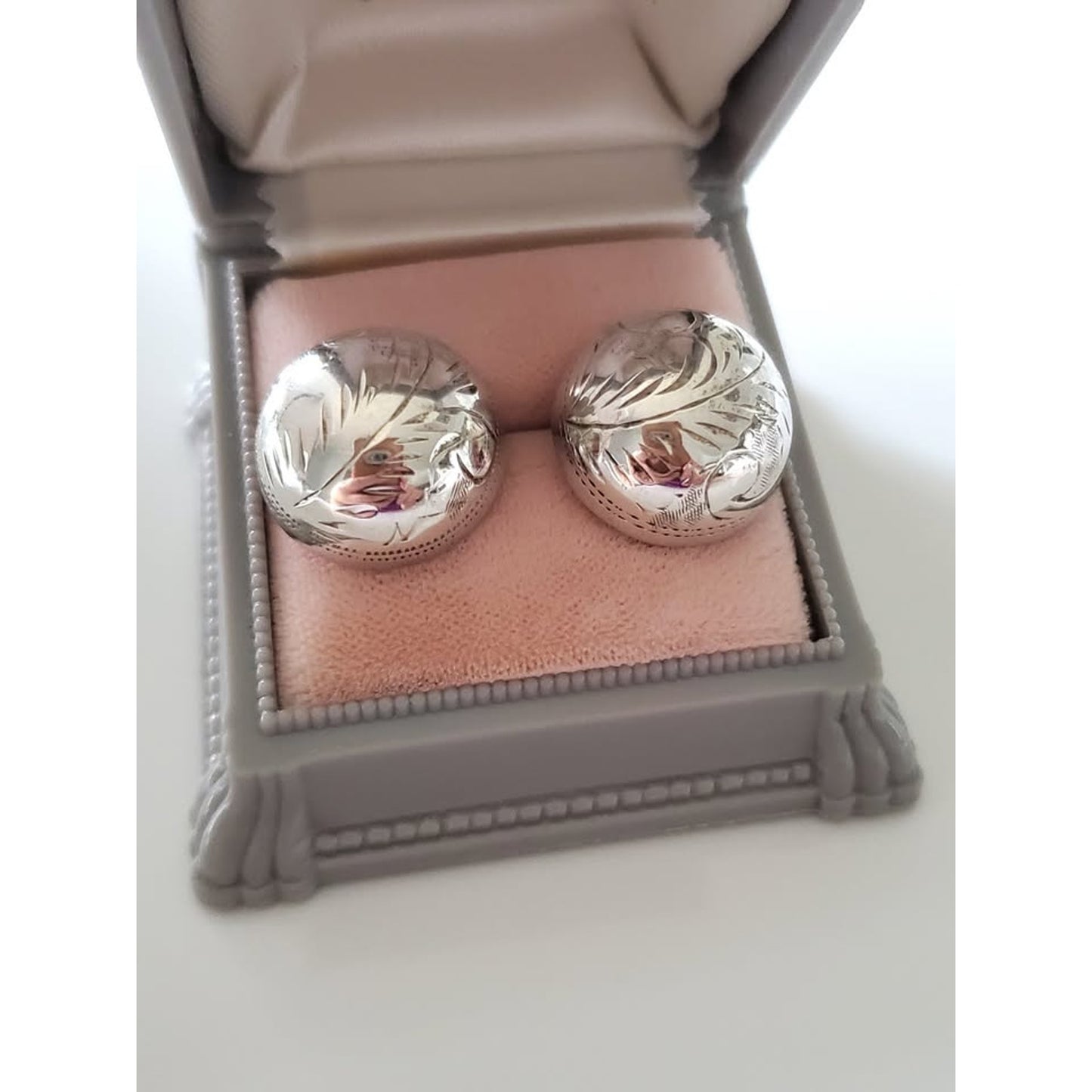 Vintage Sterling Silver Dome Diamond Cut Paisley Stud Earrings