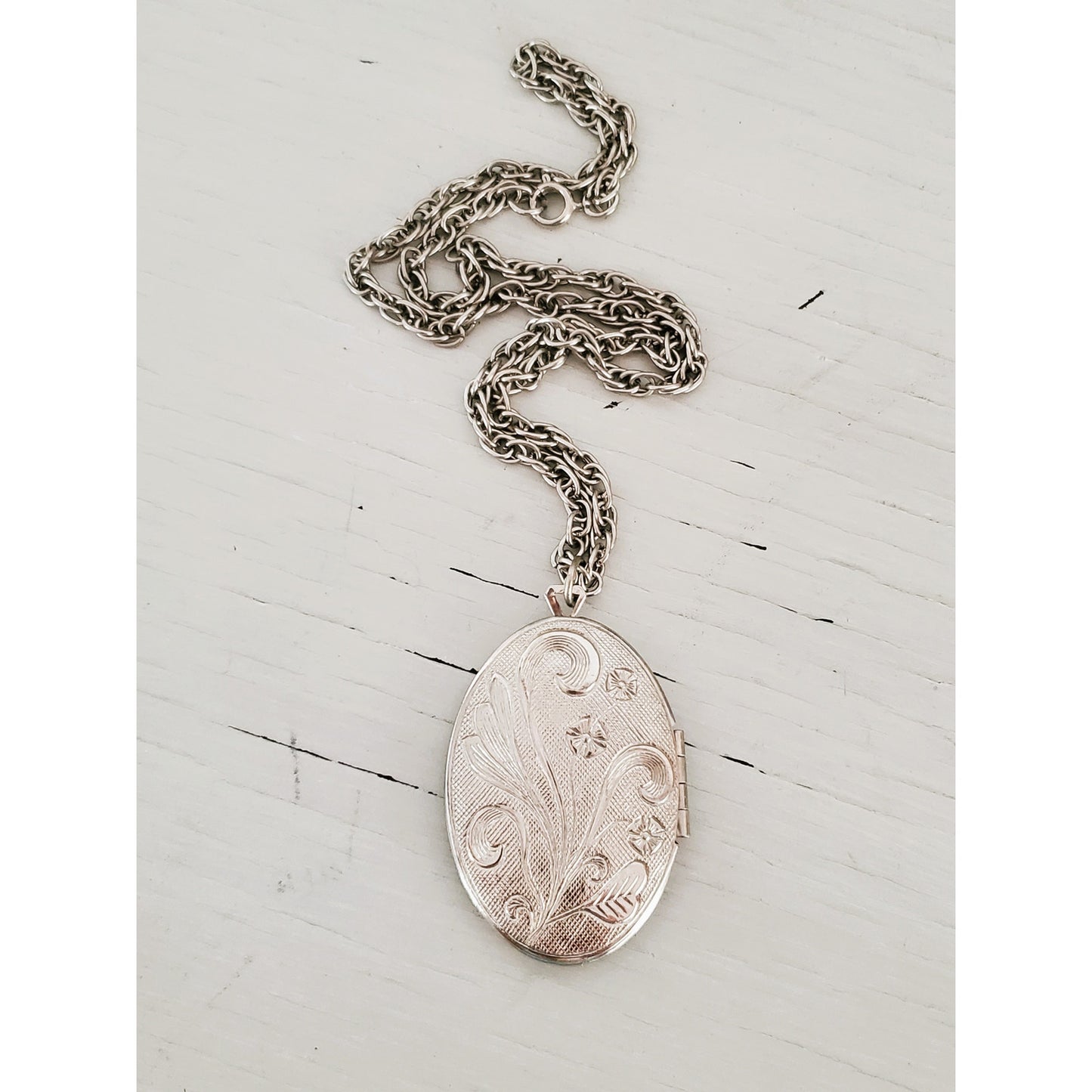 Vintage Silver Oval Floral Locket Necklace