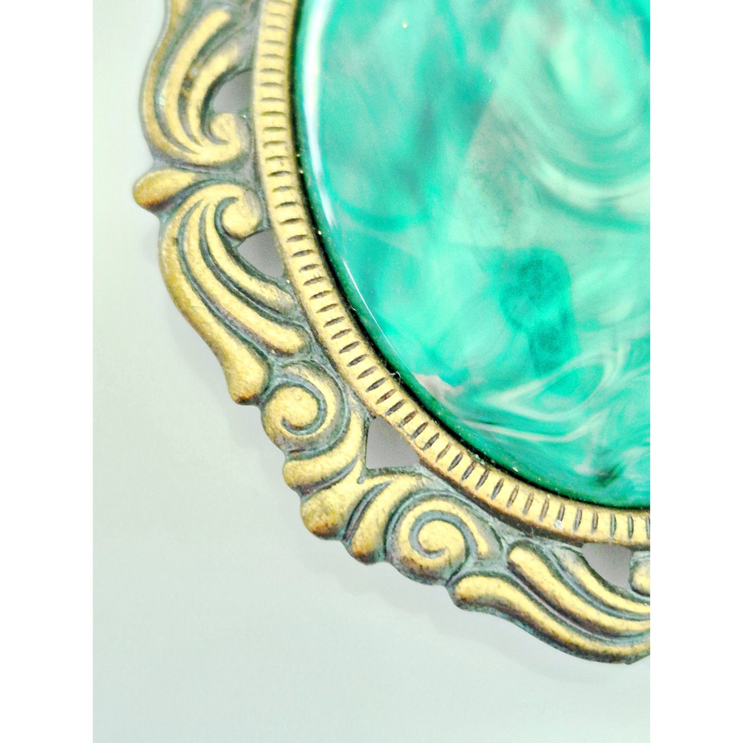 Large 6in Gold-tone Green Swirl Stone Lapel Pin