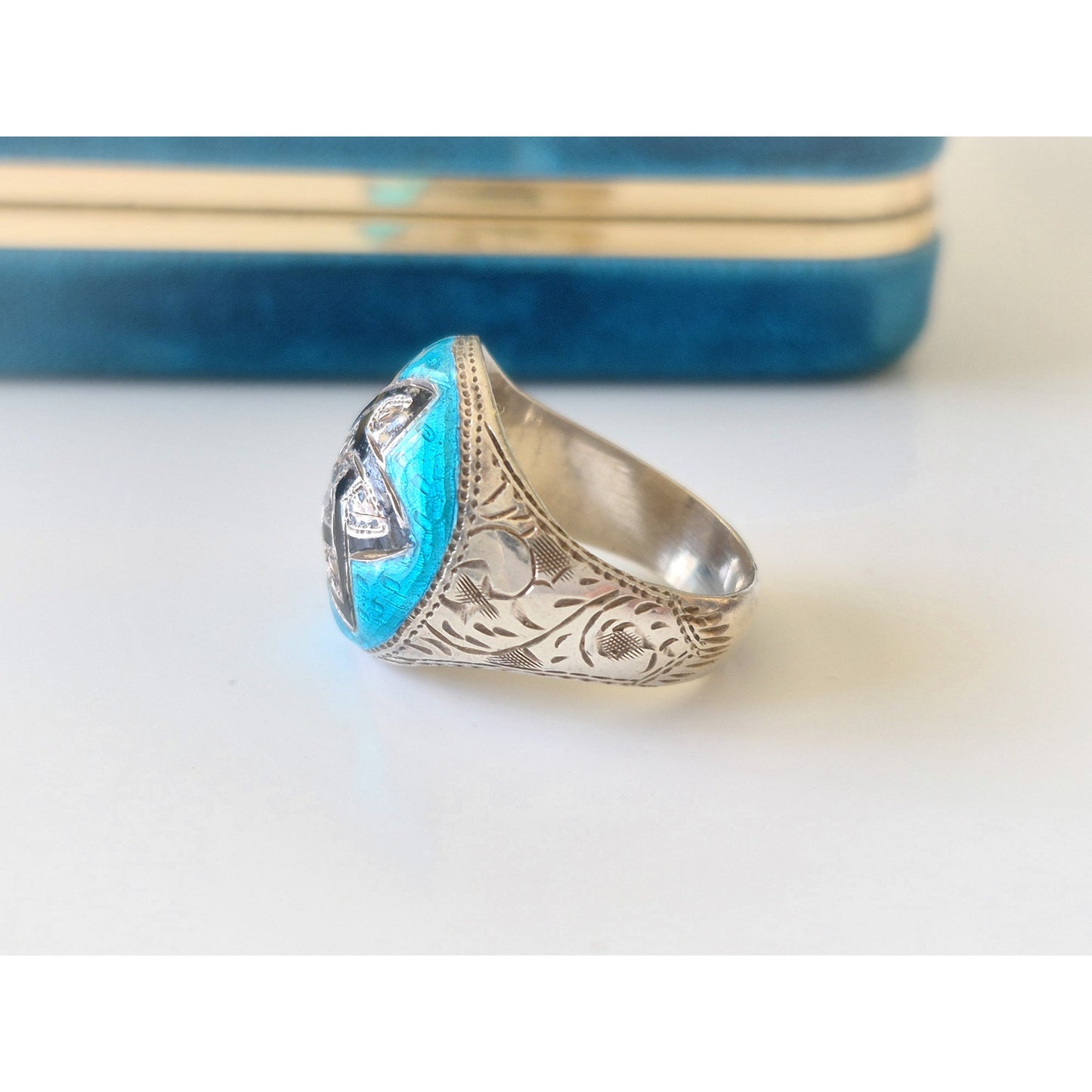 Vintage Siam Sterling Blue and Black Enamel Floral Etched Dome Ring