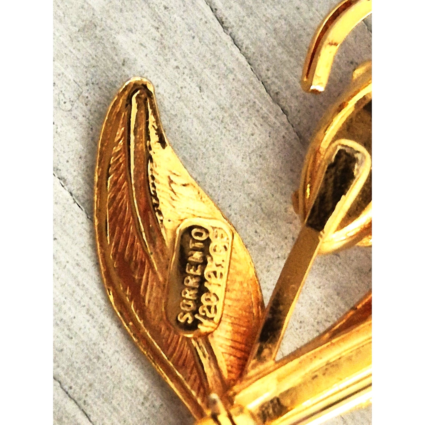 Vintage Gold-tone Brooch Lot of 6