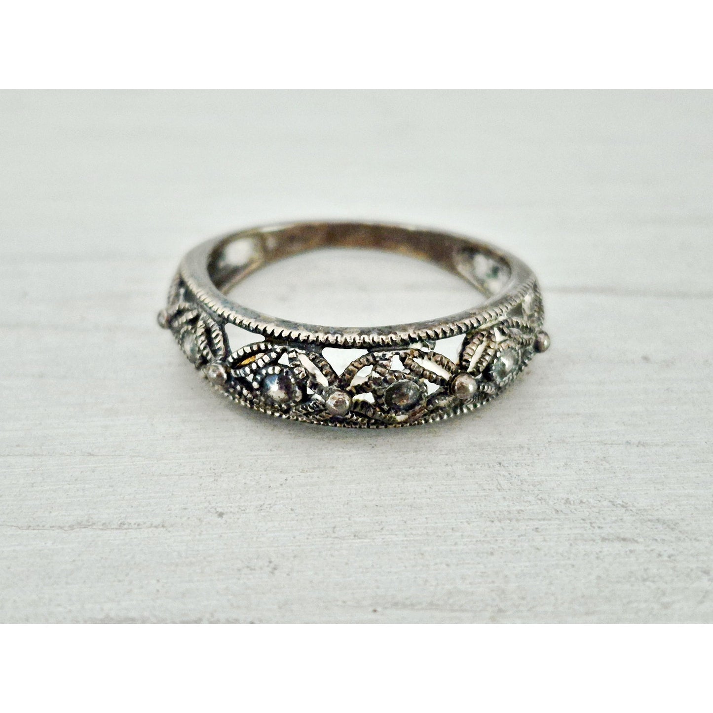 Vintage Sterling Silver Floral Dome Ring Band