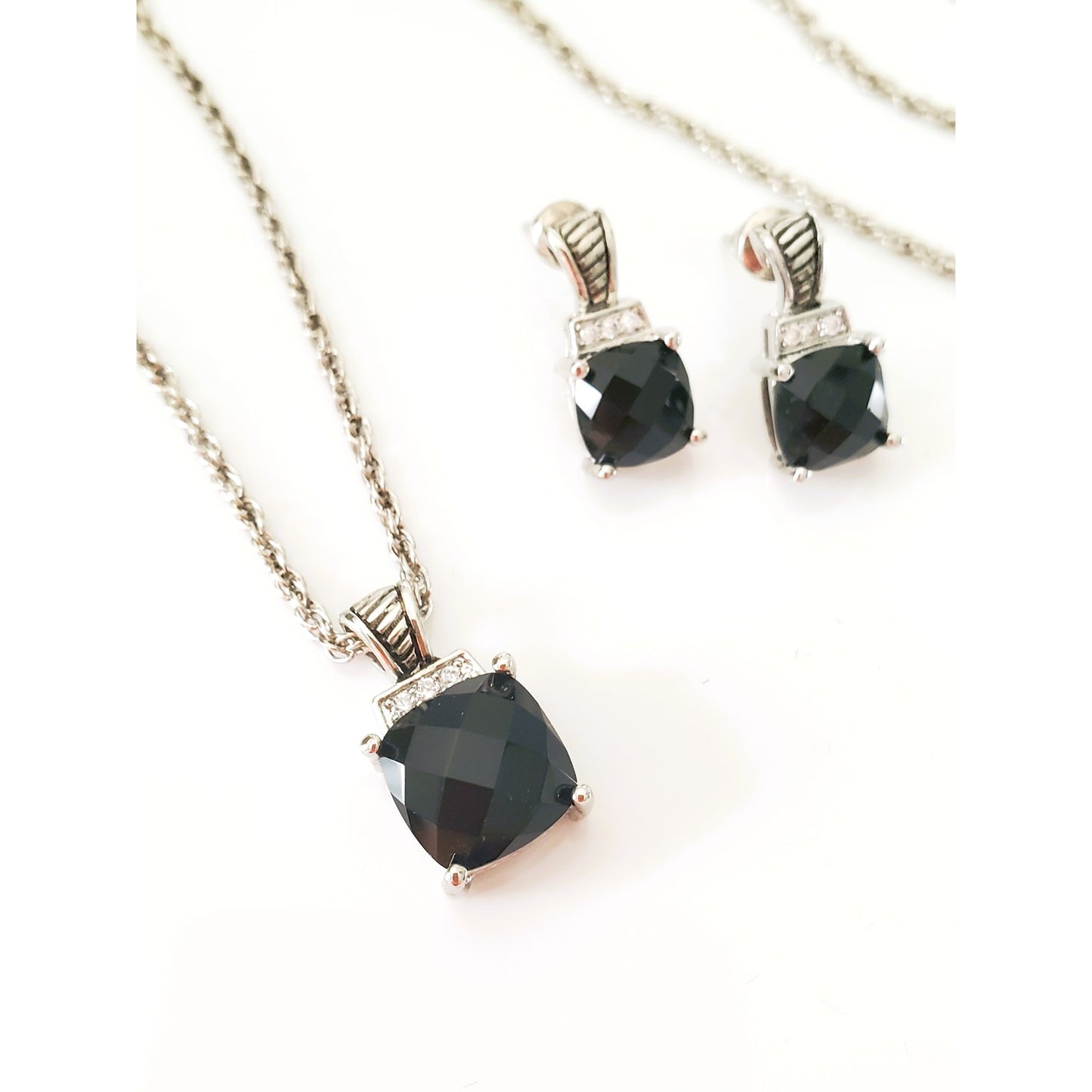 Vintage Blackstone and Silvertone Necklace and Earring Set
