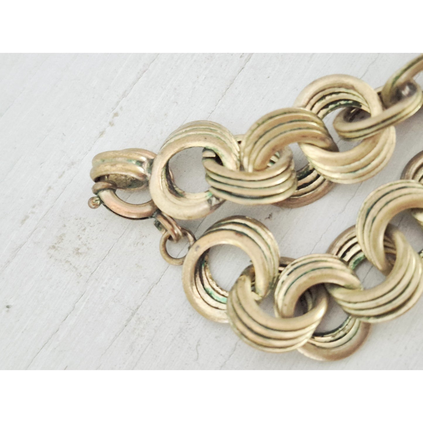 Vintage Dome Medallion Lariat Gold-tone Necklace