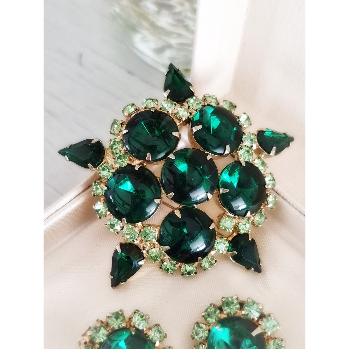 Vintage Juliana Delizza & Elster Emerald Green Rhinestone Brooch and Earring Set