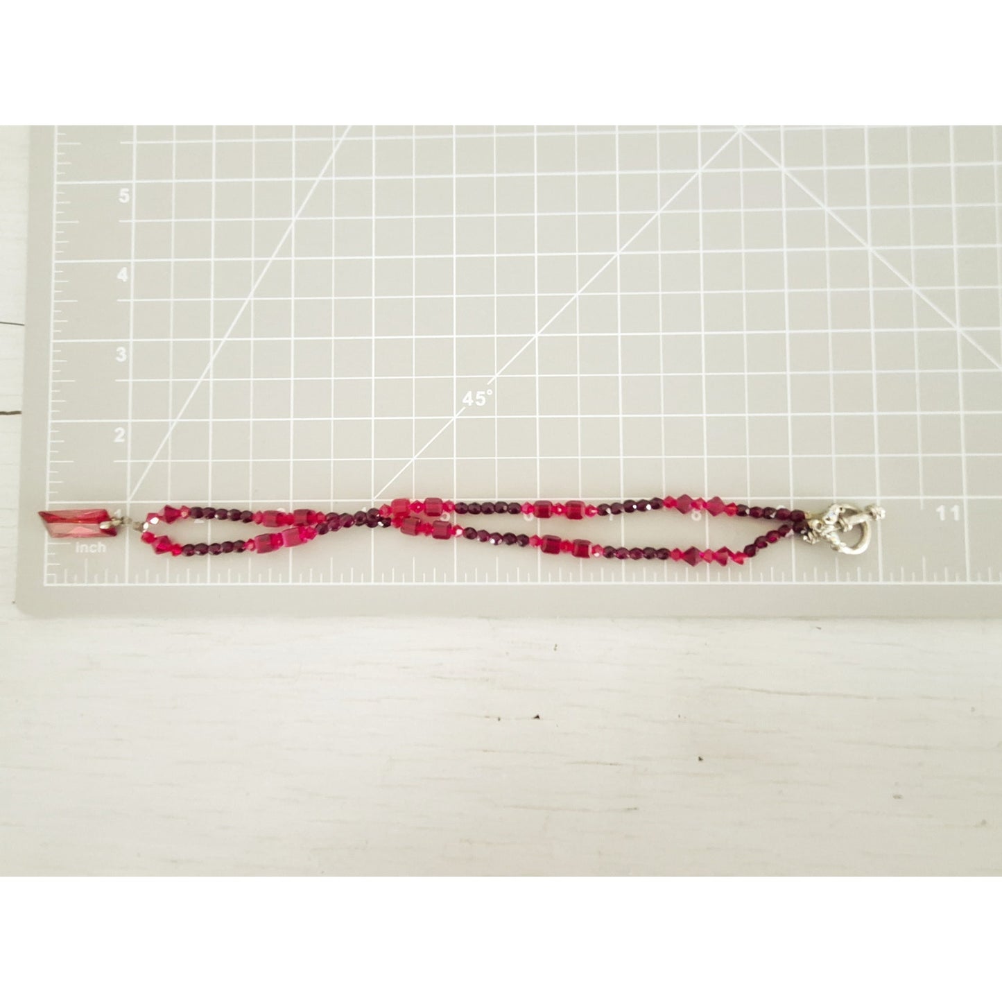 Vintage Red Geometric Glass Bead Choker Necklace with Toggle Clasp