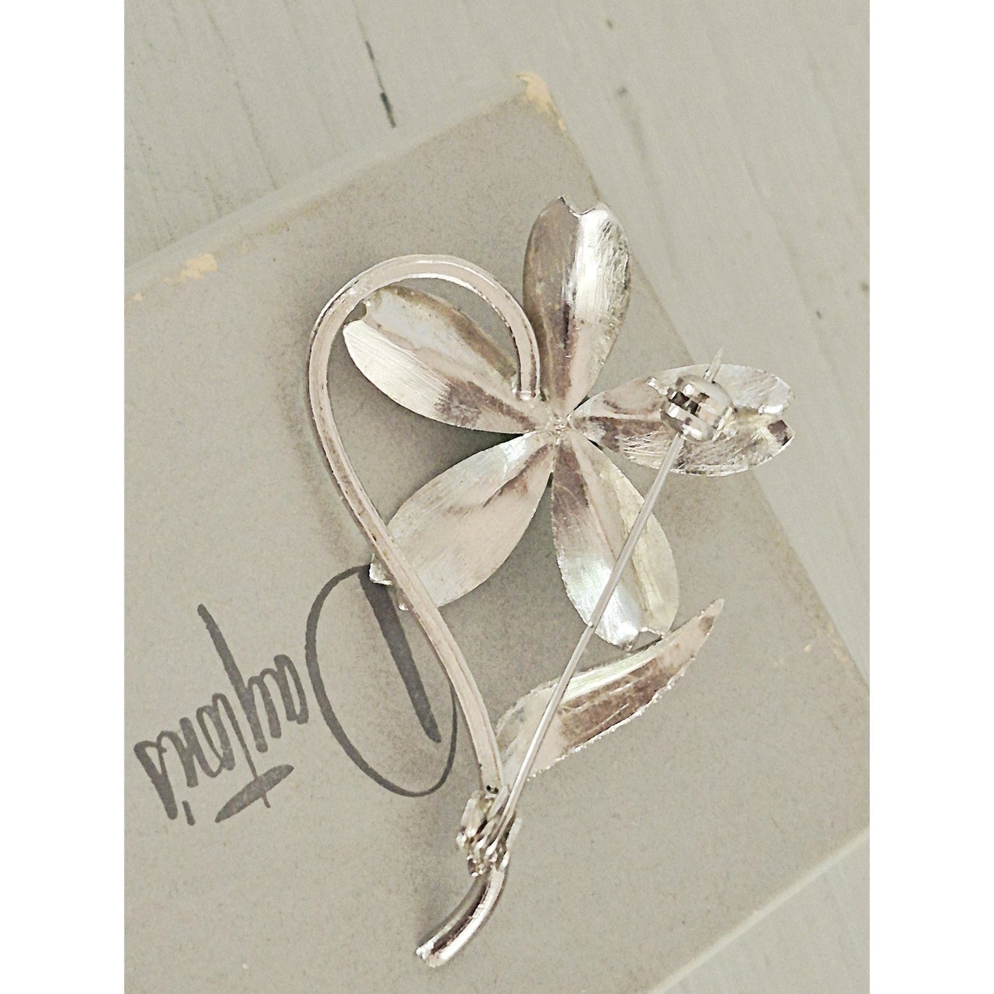 Vintage SIlver-tone Flower with Green Agate Stone Brooch