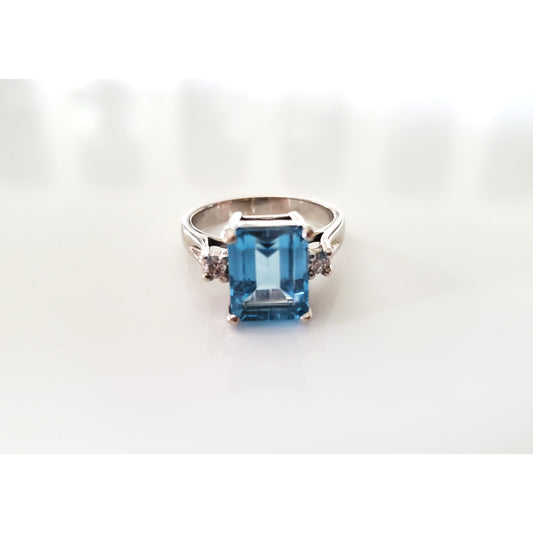 Vintage 14K White Gold Topaz and Diamond Ring