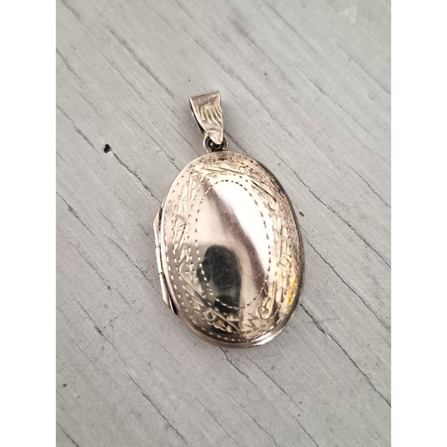 Vintage Sterling Silver Floral Engraved Locket