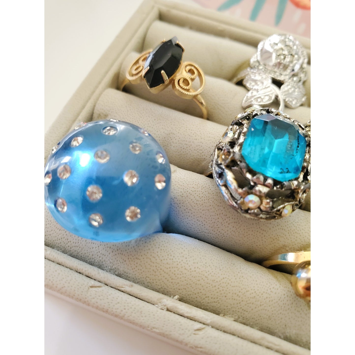 Vintage Lot of Costume Jewelry Rings 1.0