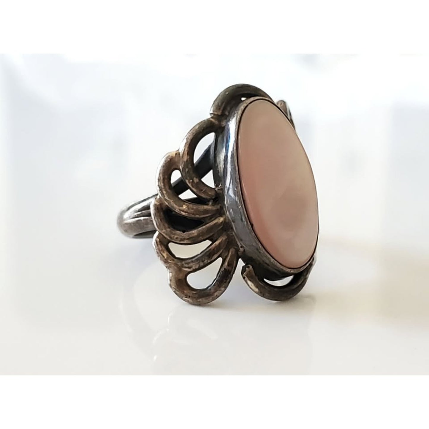 Vintage Southwestern Mother of Pearl Sterling Silver Bypass Ring