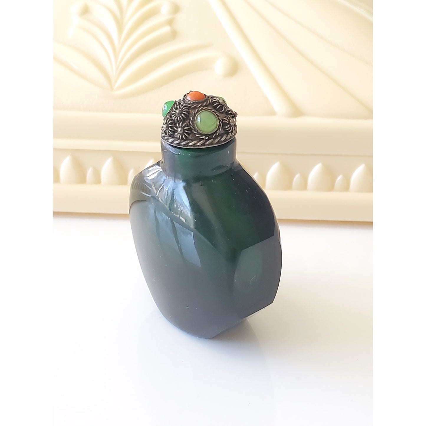 Vintage Emerald Green Chinese Snuff Bottle