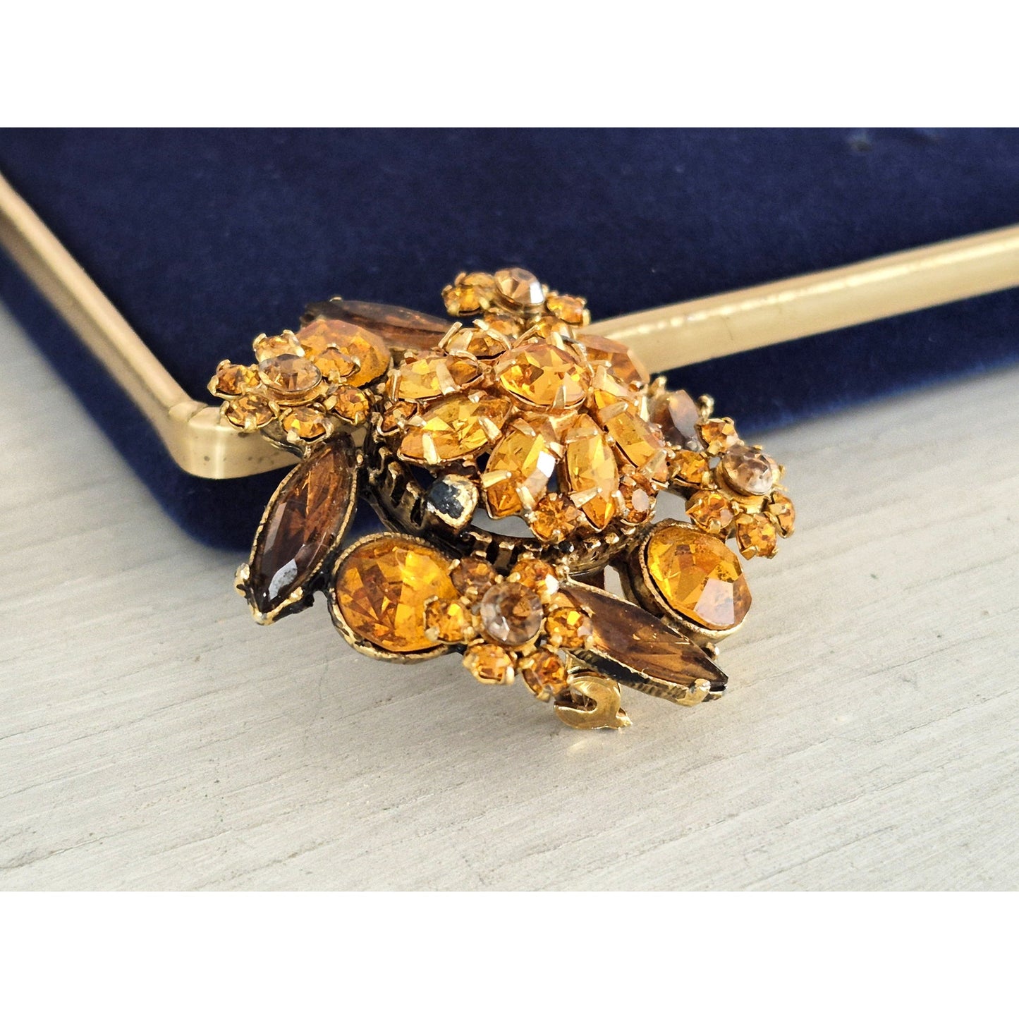 Vintage Amber and Brown Dome Brooch