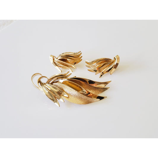 Vintage Mid Century Gold Tone Feather Brooch and Earring Set